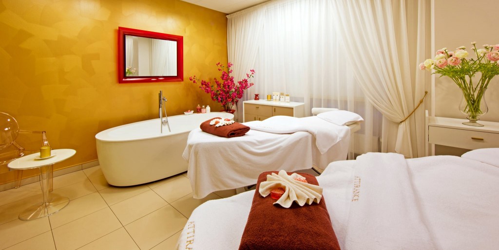 10746842_812553512133527_1907059821_o