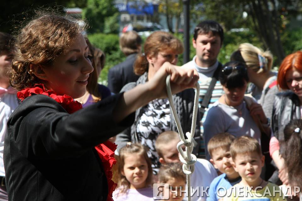Мисс Жанна, иллюзионистка и волшебница на ЛЕТО приехала в Ригу ...